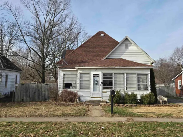$129,000 | 21 North West Street, Sullivan, IN 47882