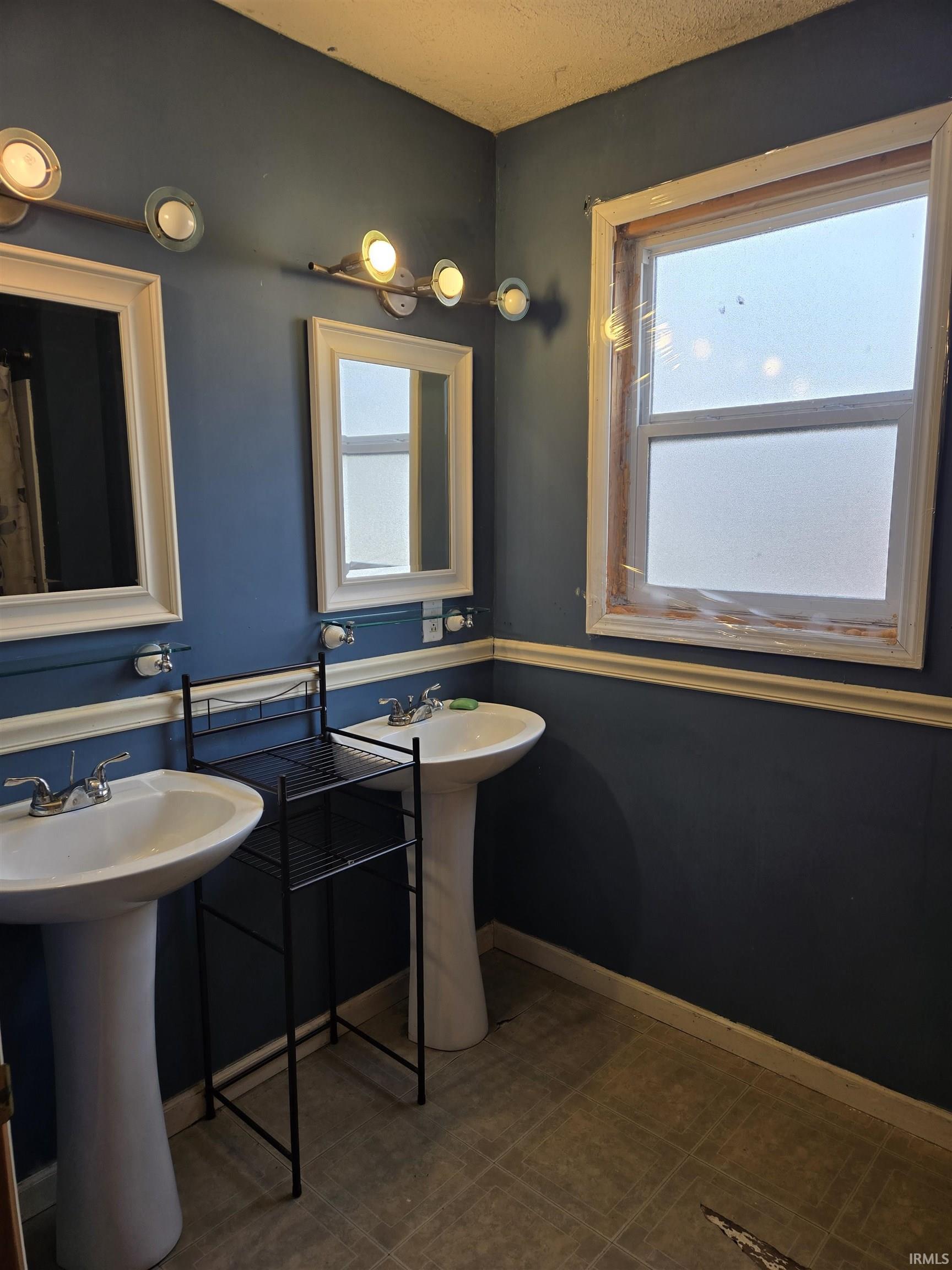 21 North West Street Sullivan, IN 47882 - Photo 4 of 19