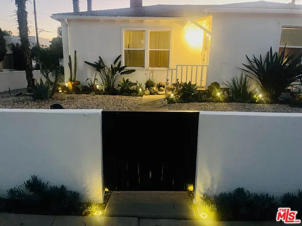 $7,950 | 2045 Glencoe Avenue, Venice, CA 90291