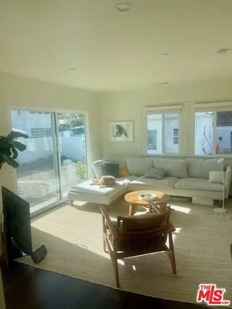 $7,950 | 2045 Glencoe Avenue, Venice, CA 90291