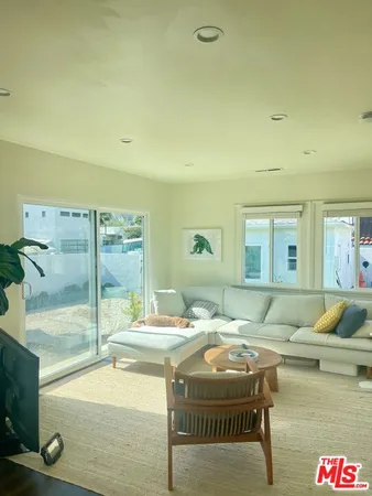 $7,950 | 2045 Glencoe Avenue, Venice, CA 90291