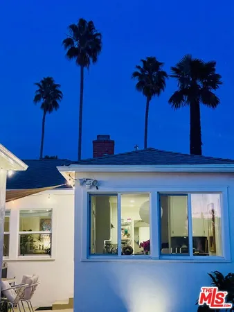 $7,950 | 2045 Glencoe Avenue, Venice, CA 90291