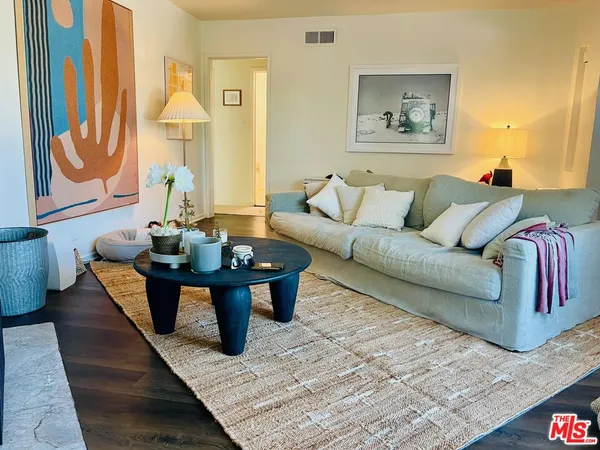 $7,950 | 2045 Glencoe Avenue, Venice, CA 90291
