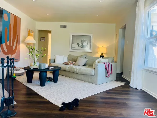 $7,950 | 2045 Glencoe Avenue, Venice, CA 90291