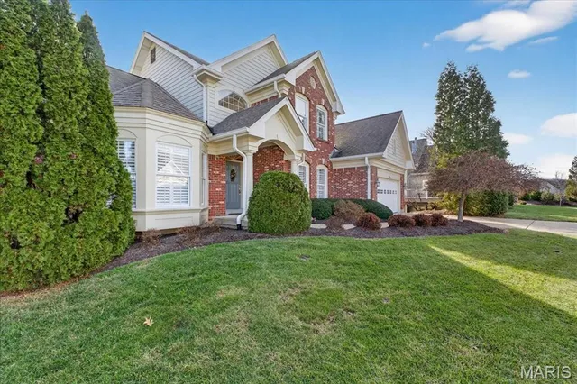 $850,000 | 15920 Picardy Crest Court, Chesterfield, MO 63017