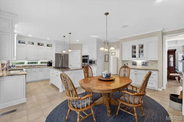 $850,000 | 15920 Picardy Crest Court, Chesterfield, MO 63017