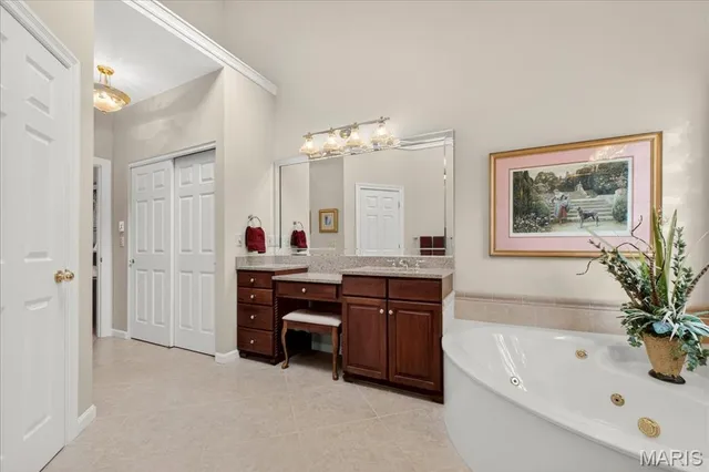 $850,000 | 15920 Picardy Crest Court, Chesterfield, MO 63017