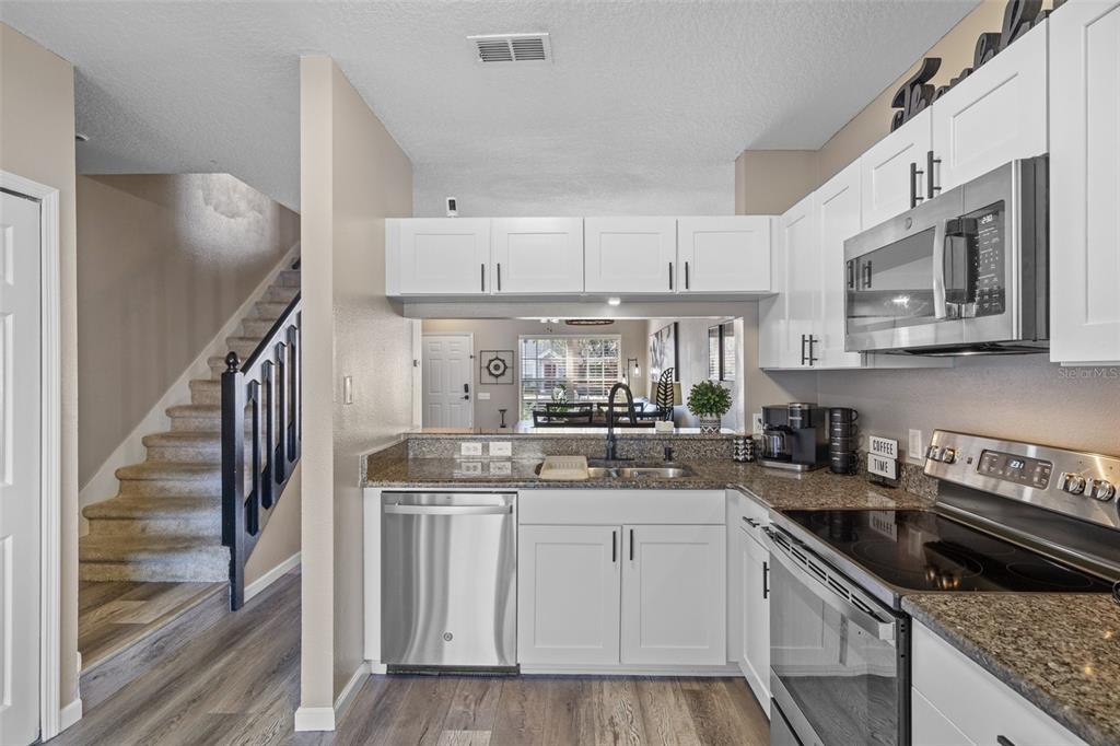 388 Countryside Key Boulevard Oldsmar, FL 34677 - Photo 12 of 33