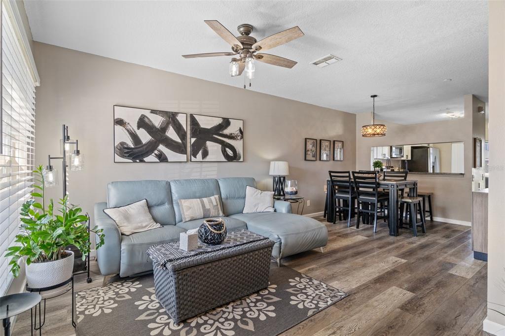 388 Countryside Key Boulevard Oldsmar, FL 34677 - Photo 4 of 33