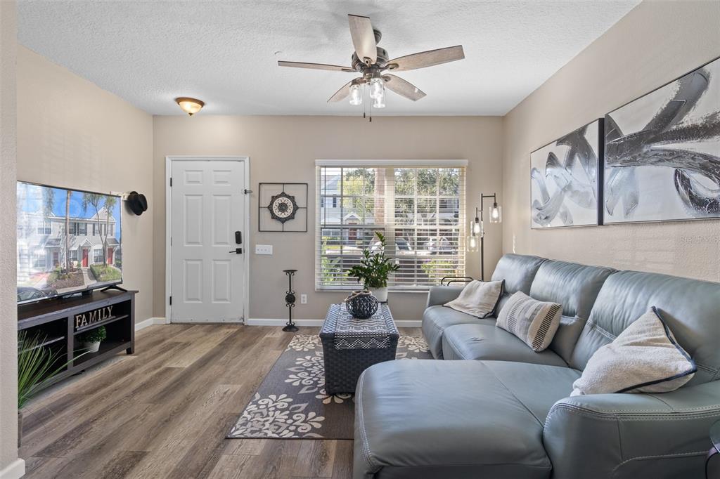 388 Countryside Key Boulevard Oldsmar, FL 34677 - Photo 7 of 33