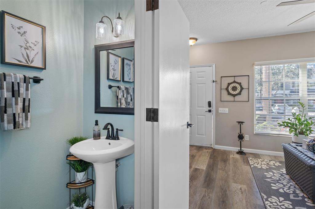 388 Countryside Key Boulevard Oldsmar, FL 34677 - Photo 10 of 33