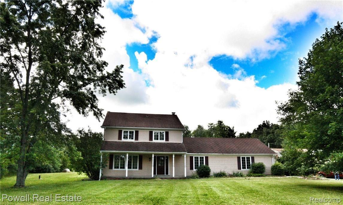 7655 Oakhill Road Clarkston, MI 48348 - Photo 1 of 19 20170626_140502000_iOS.jpg