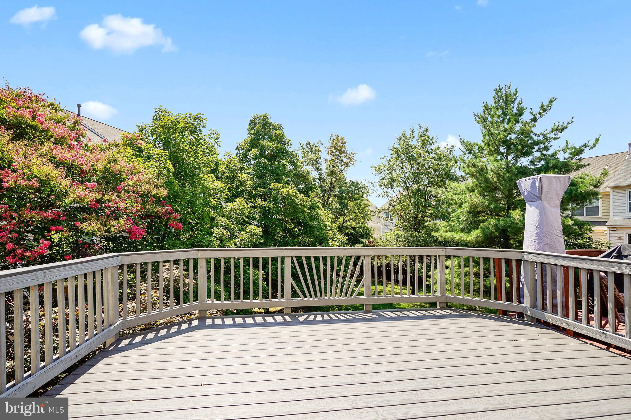 20198 Brookview Square Ashburn, VA 20147 - Photo 11 of 34 Deck accessed from Kitchen