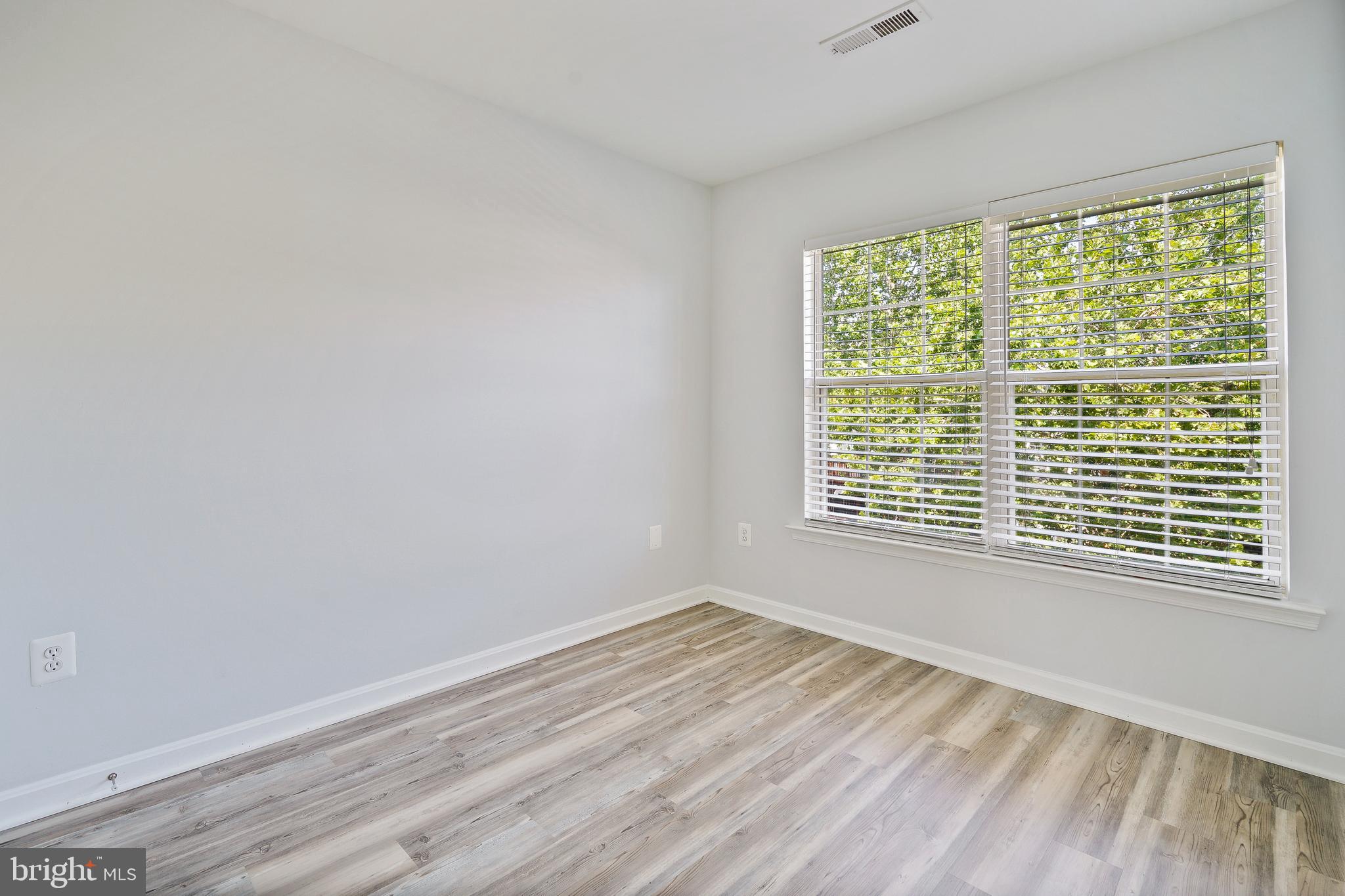 20198 Brookview Square Ashburn, VA 20147 - Photo 20 of 34 Bedroom 2