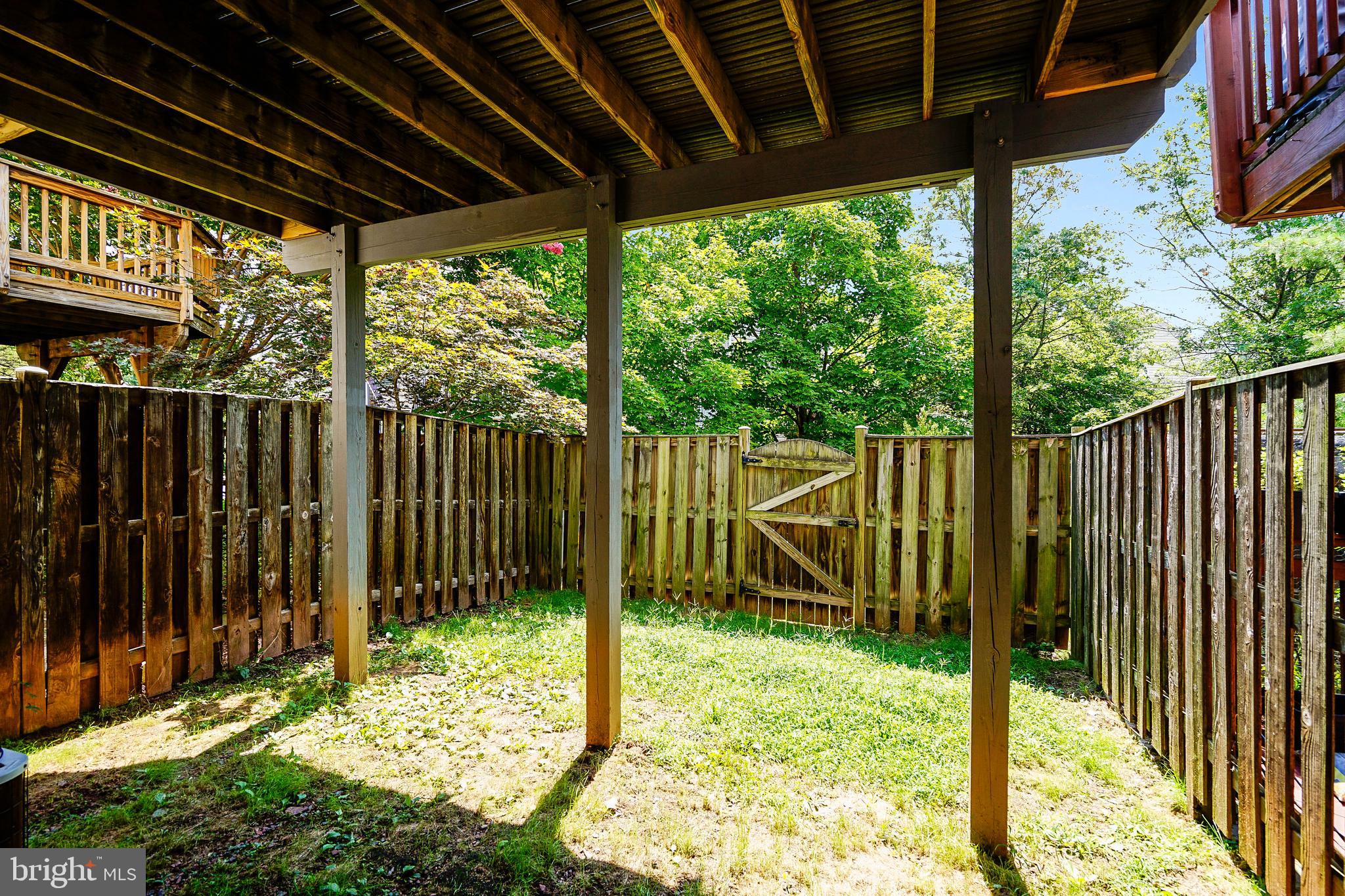 20198 Brookview Square Ashburn, VA 20147 - Photo 26 of 34 Fenced Backyard