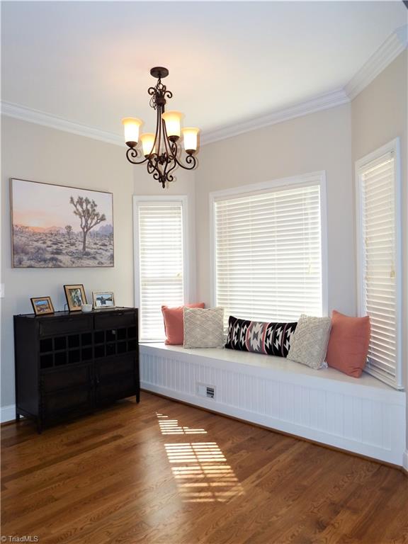 6650 Ridge Run Court Clemmons, NC 27012 - Photo 11 of 30 Breakfast Area w/ Custom Banquette