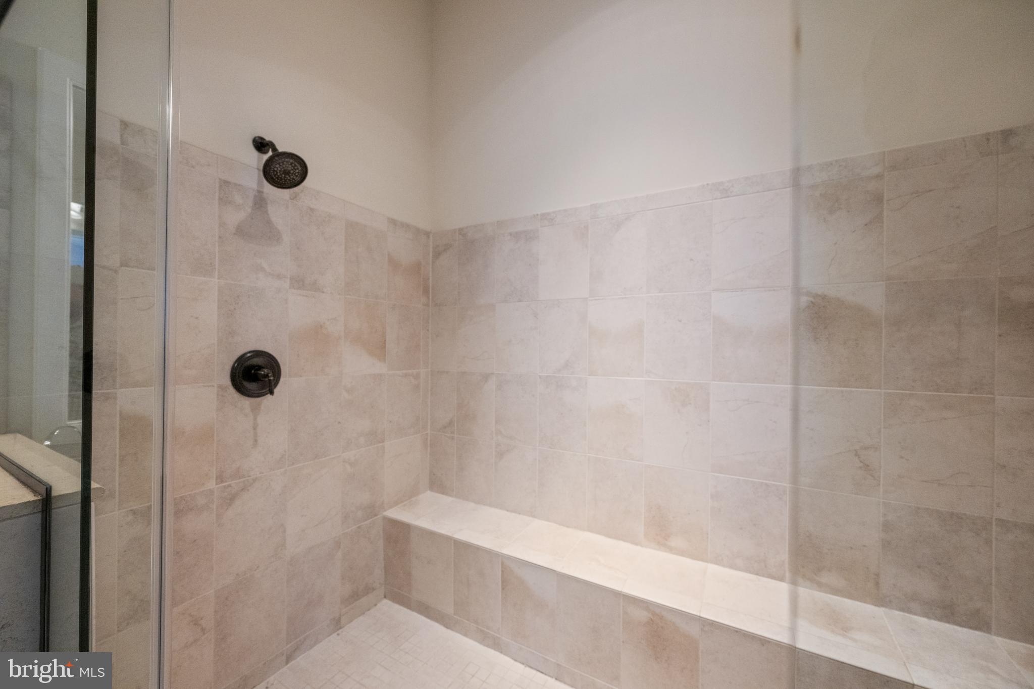 115 Jackdaw Alley Springfield, PA 19064 - Photo 30 of 36 Huge shower with bench