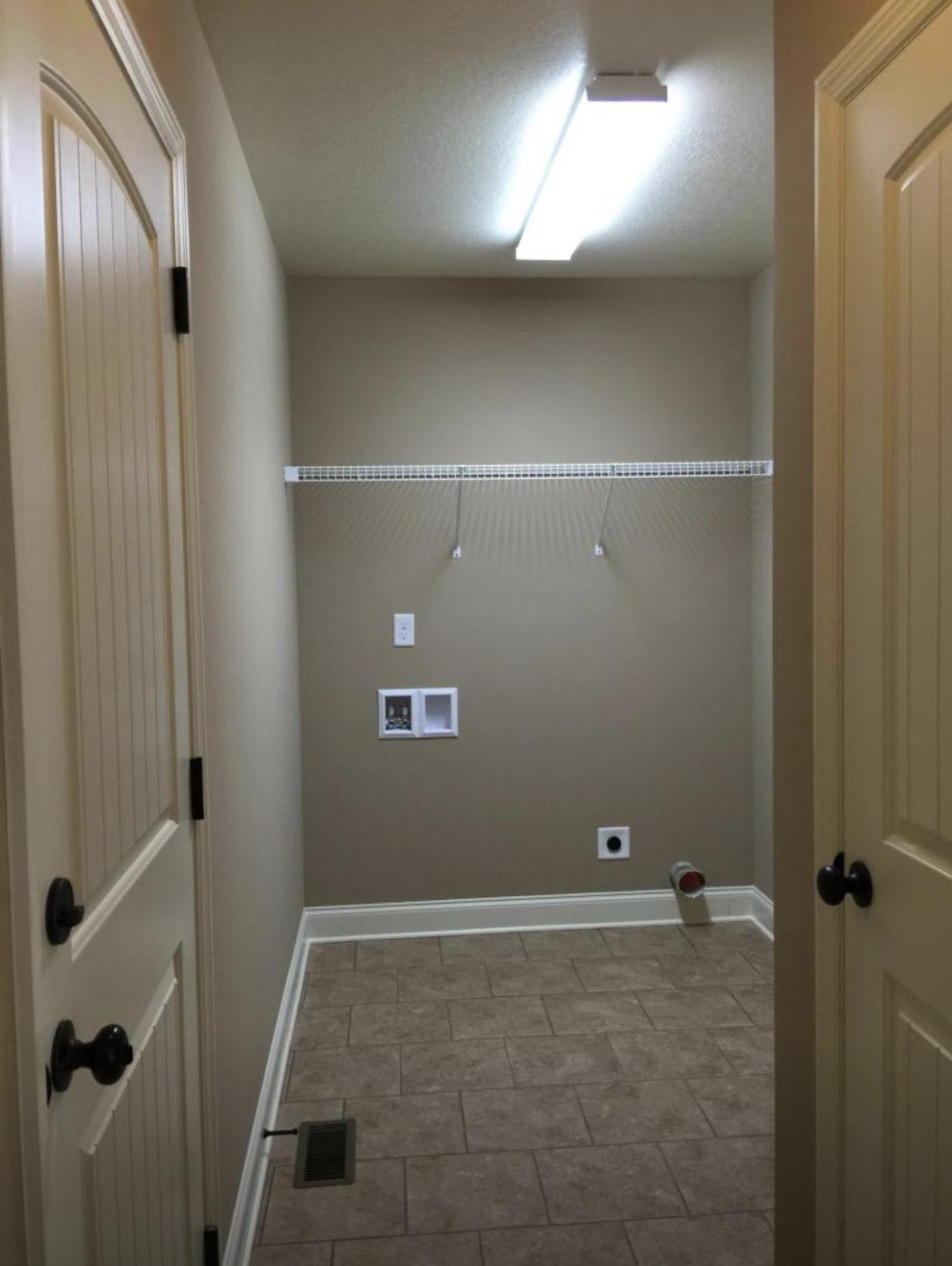 4531 Dumac Road, Unit 6 Chattanooga, TN 37416 - Photo 10 of 17 EC4226BA-0C7F-4A4A-8EC5-81B714F17589