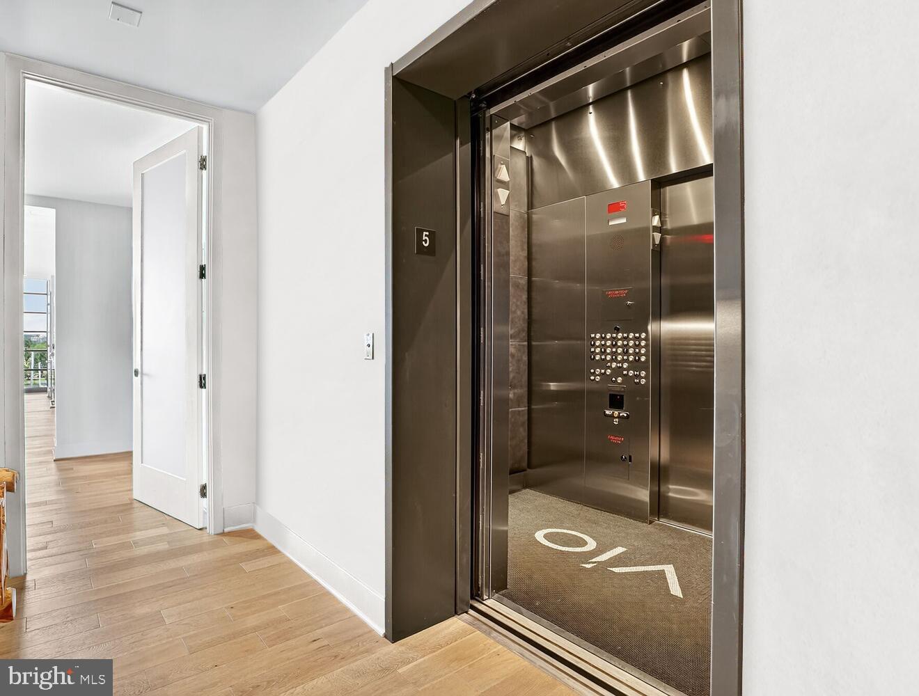 45 Sutton Square Southwest, Unit 509 Washington, DC 20024 - Photo 3 of 26 Private elevator entrance