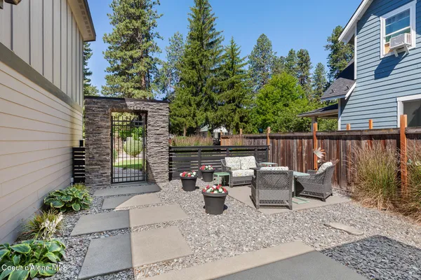 $1,200,000 | 838 North Government Way, Coeur D'Alene, ID 83814