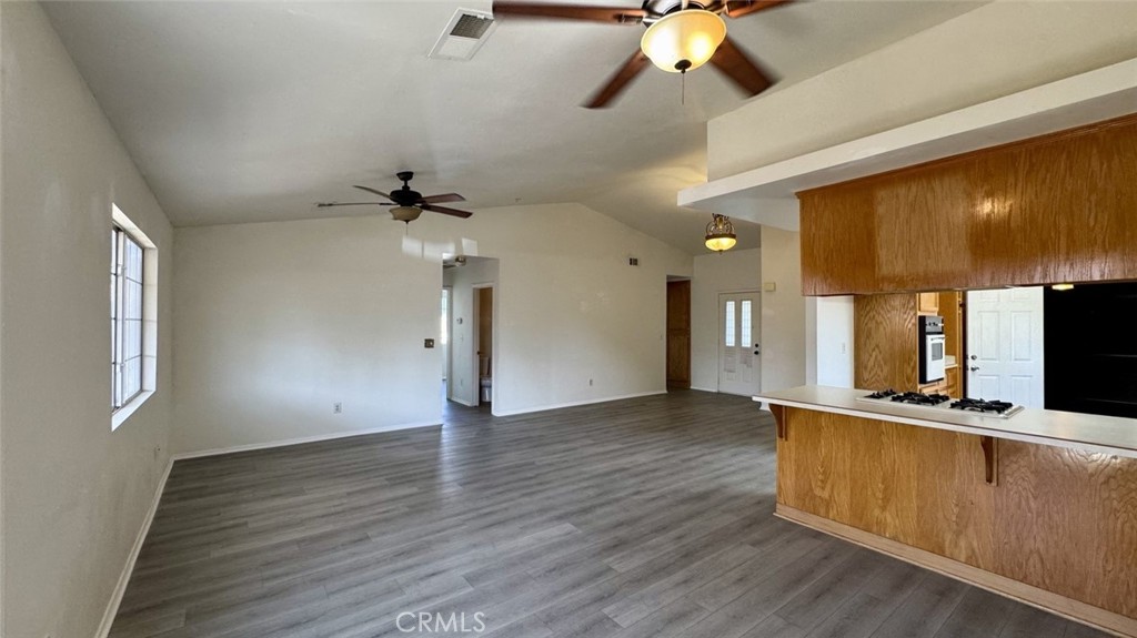 715 Houchin Road Bakersfield, CA 93304 - Photo 3 of 10