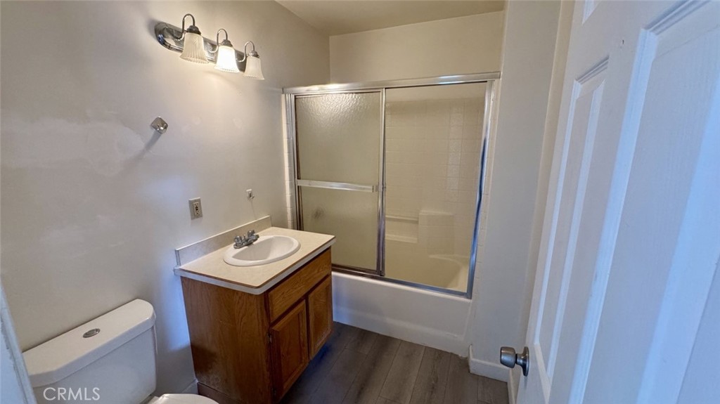 715 Houchin Road Bakersfield, CA 93304 - Photo 5 of 10