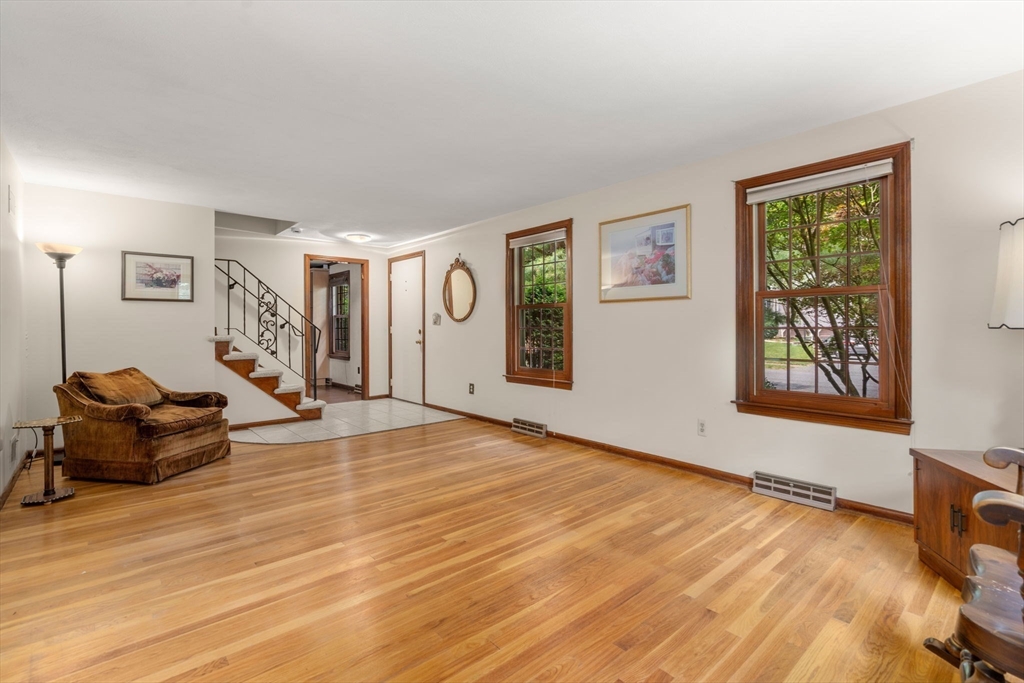 11 Bacon Road Framingham, MA 01701 - Photo 5 of 30