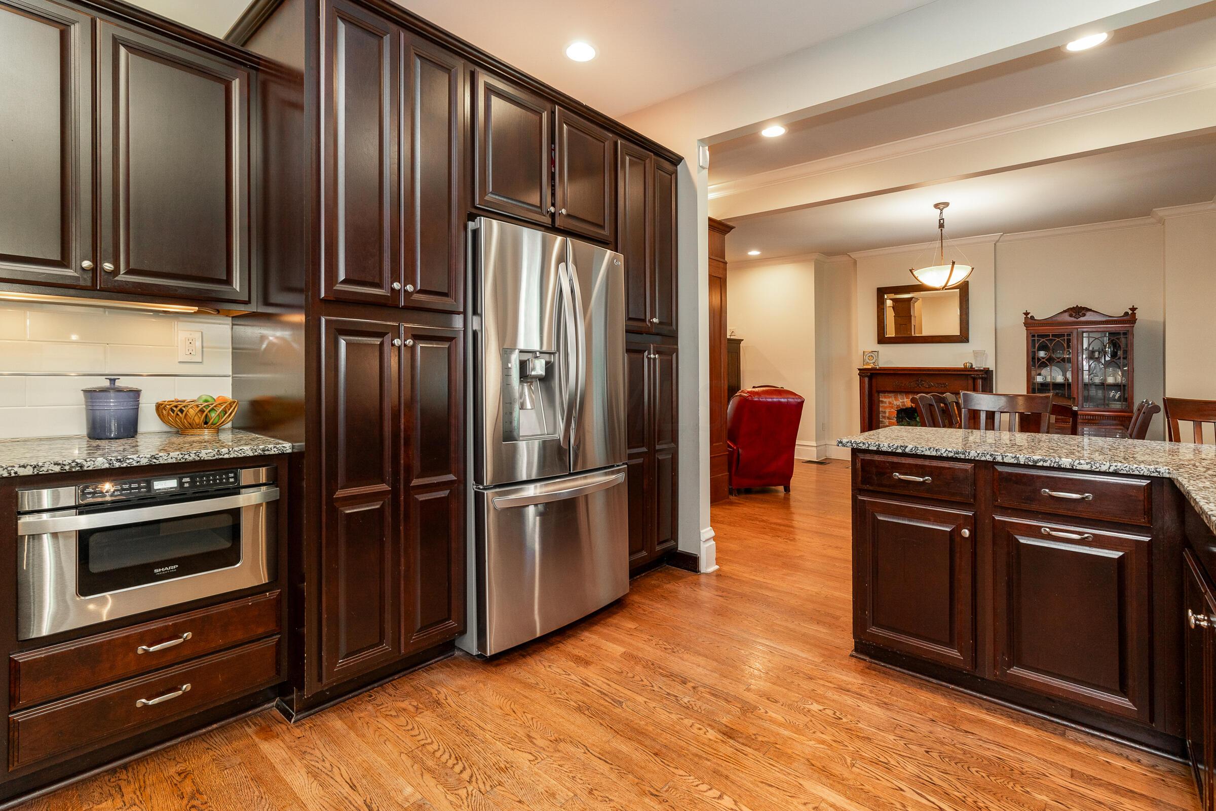 856 Neil Avenue Columbus, OH 43215 - Photo 10 of 42 Kitchen