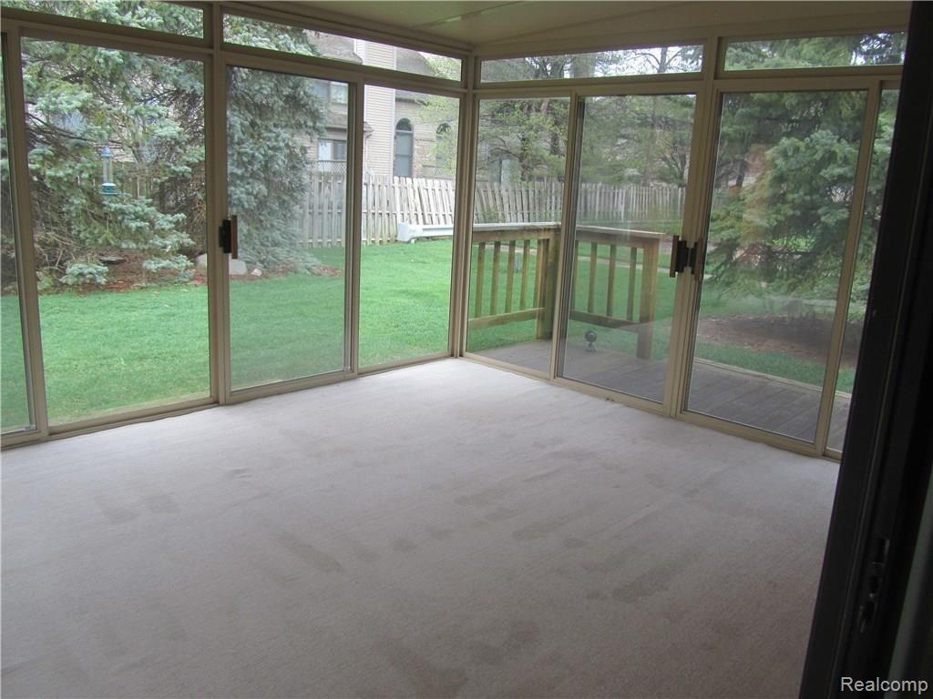 45182 Prestbury Road Canton, MI 48187 - Photo 30 of 31 IMG_1931.JPG
