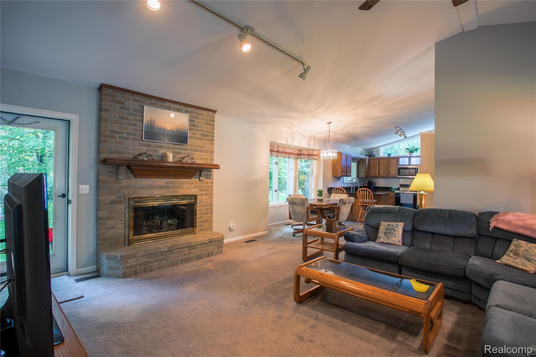 5294 Copley Square Road Grand Blanc, MI 48439 - Photo 4 of 31 TIDP1426-HDR.jpg