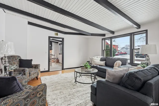 $199,900 | 503 West Palace Row, Geneseo, IL 61254