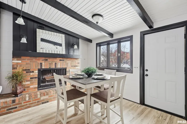 $199,900 | 503 West Palace Row, Geneseo, IL 61254