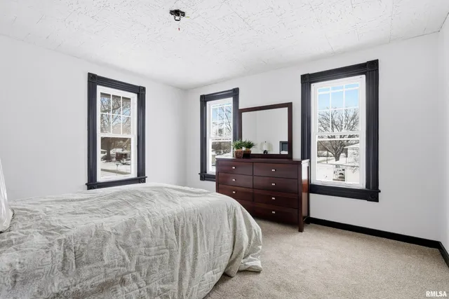 $199,900 | 503 West Palace Row, Geneseo, IL 61254