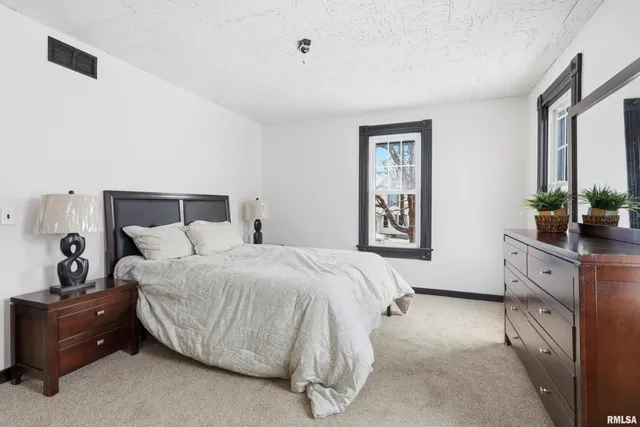 $199,900 | 503 West Palace Row, Geneseo, IL 61254