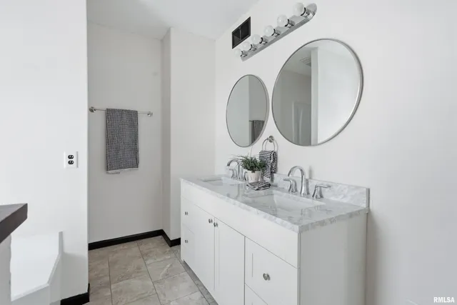 $199,900 | 503 West Palace Row, Geneseo, IL 61254