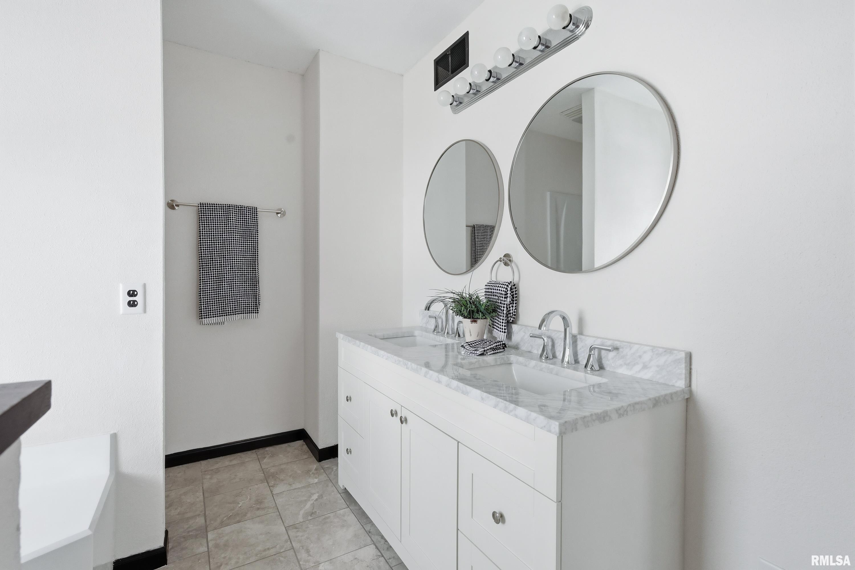 503 West Palace Row Geneseo, IL 61254 - Photo 26 of 41