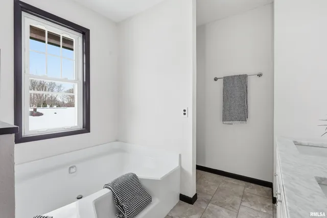 $199,900 | 503 West Palace Row, Geneseo, IL 61254