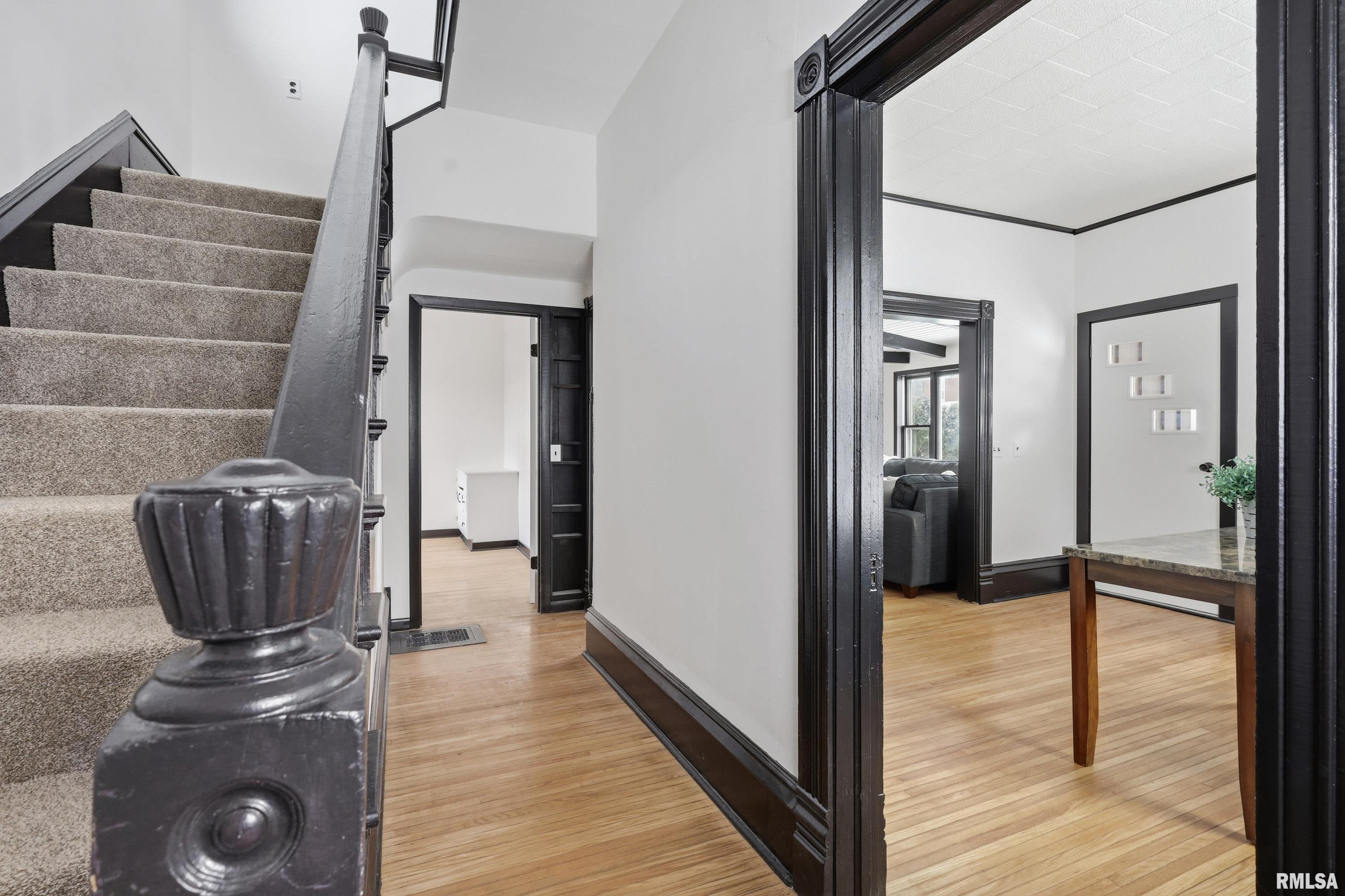 503 West Palace Row Geneseo, IL 61254 - Photo 7 of 41