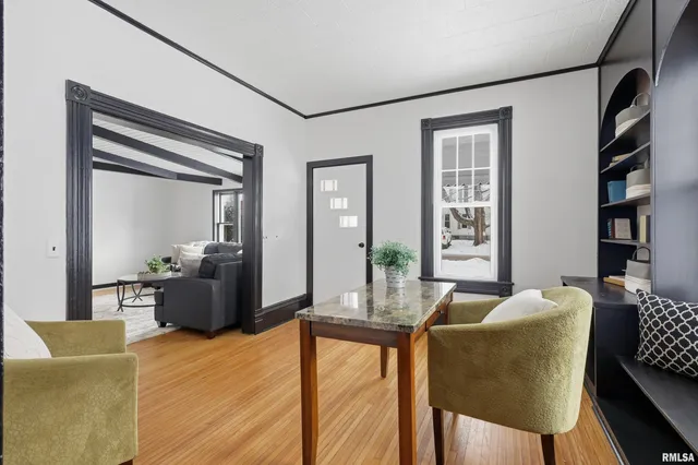 $199,900 | 503 West Palace Row, Geneseo, IL 61254