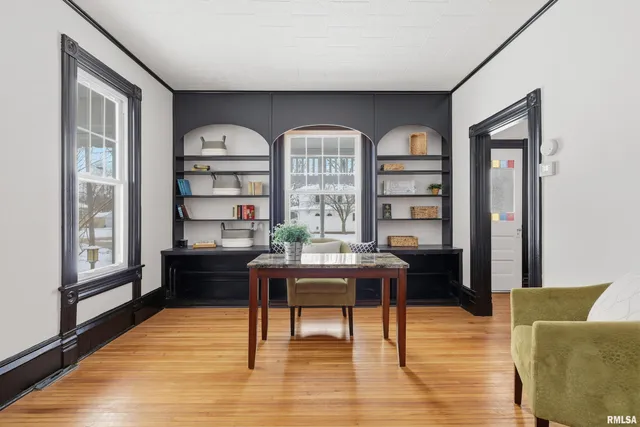 $199,900 | 503 West Palace Row, Geneseo, IL 61254