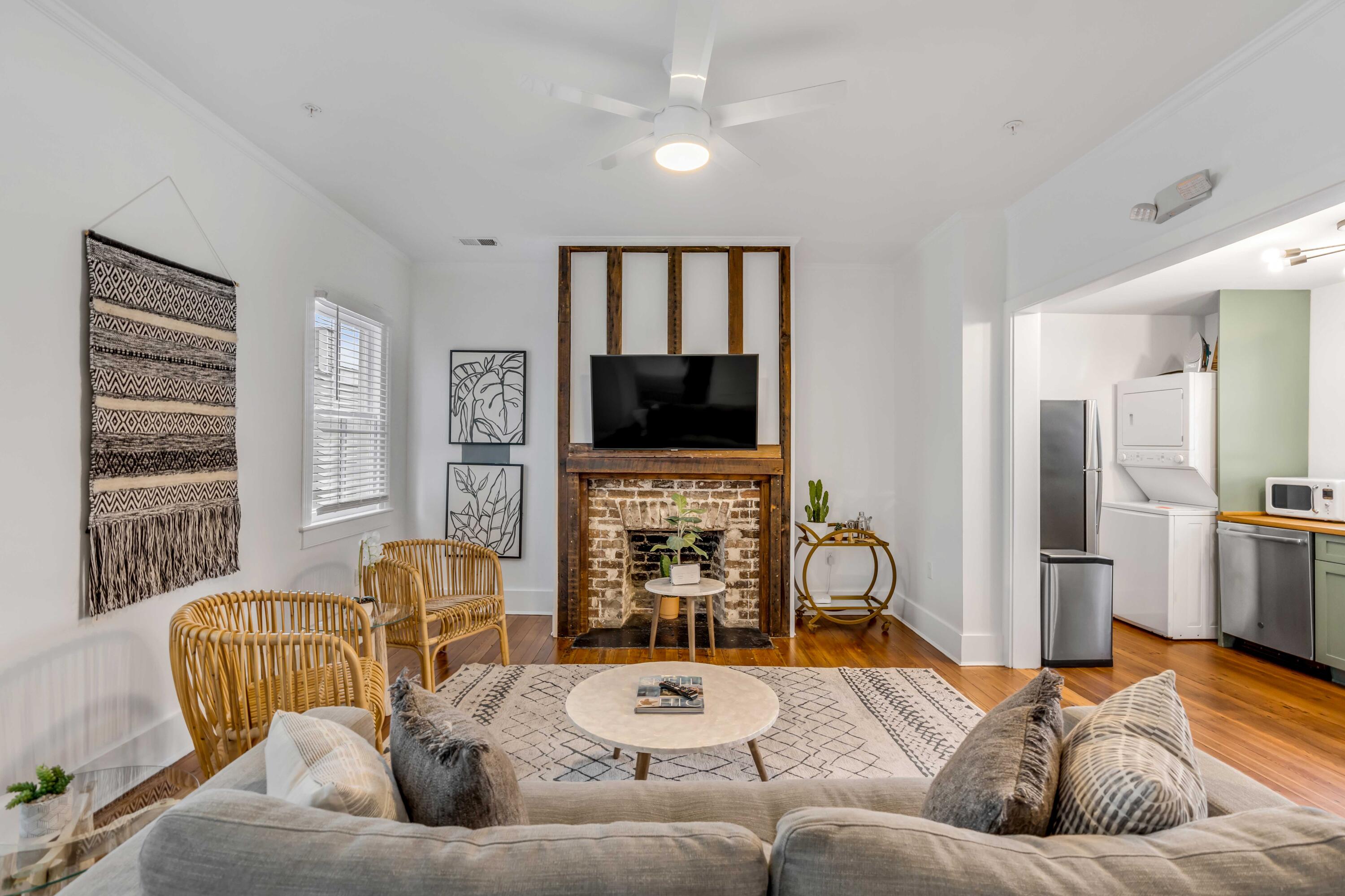 140 Spring Street Charleston, SC 29403 - Photo 12 of 29 DSC05875