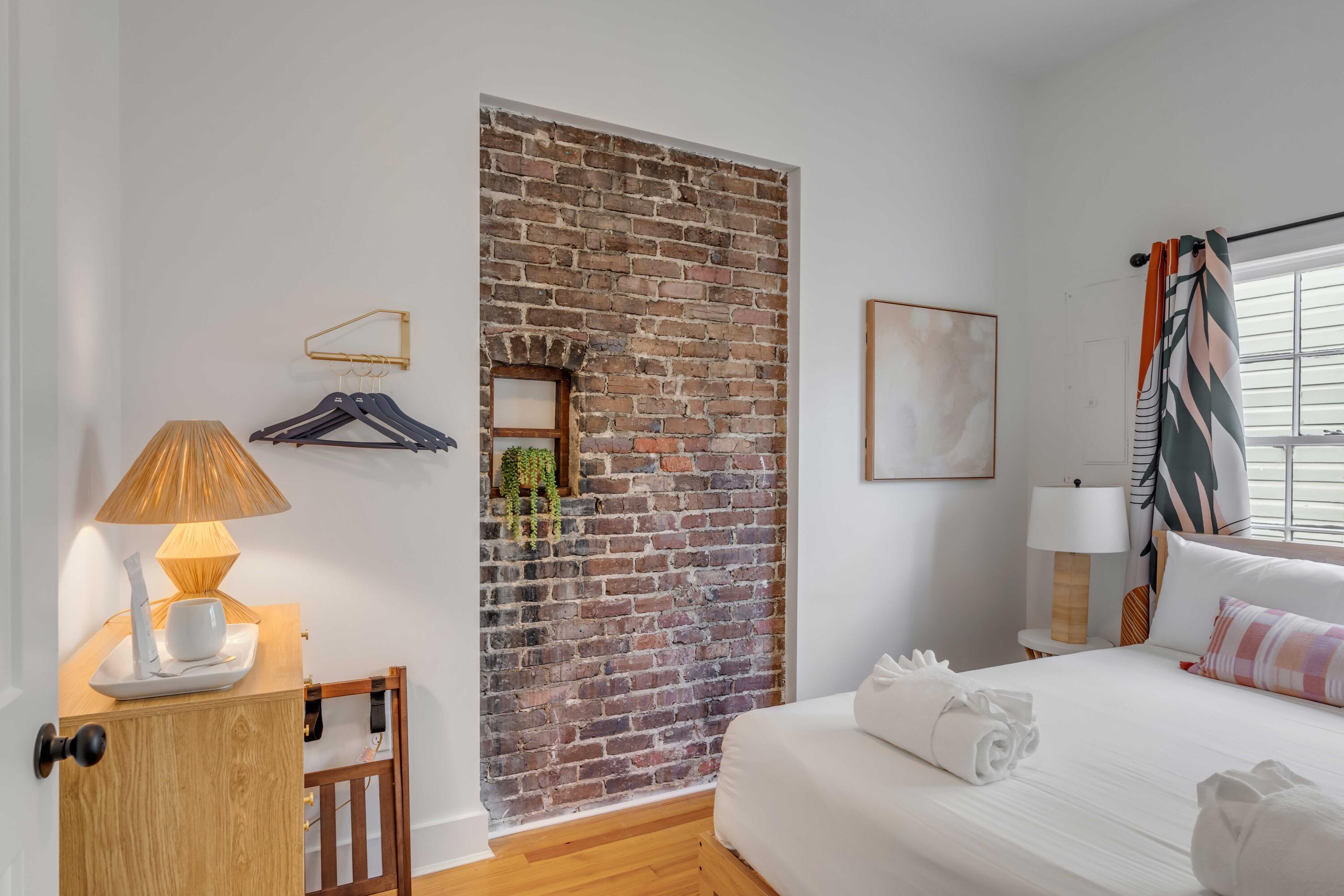 140 Spring Street Charleston, SC 29403 - Photo 4 of 29 DSC03393