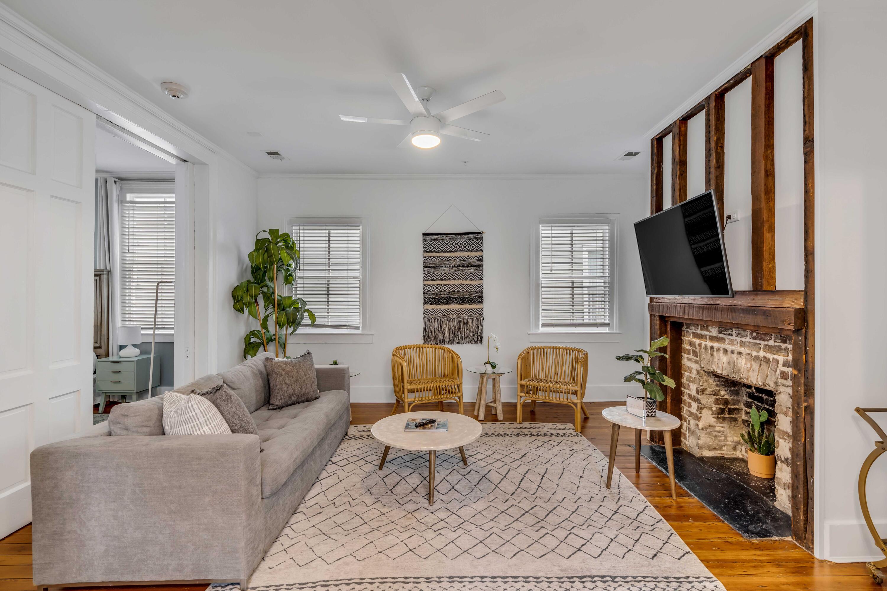 140 Spring Street Charleston, SC 29403 - Photo 7 of 29 DSC05840