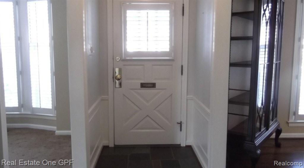 906 Washington Road Grosse Pointe, MI 48230 - Photo 2 of 25 DSCF1684.jpg