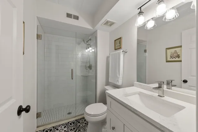 $350,000 | 404 Melrose Avenue, Unit 103, Glen Ellyn, IL 60137