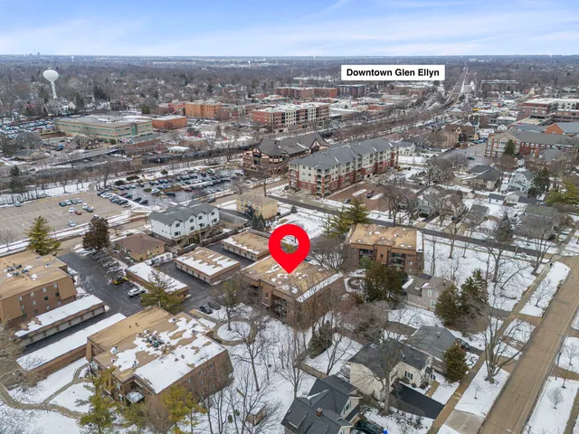 $350,000 | 404 Melrose Avenue, Unit 103, Glen Ellyn, IL 60137