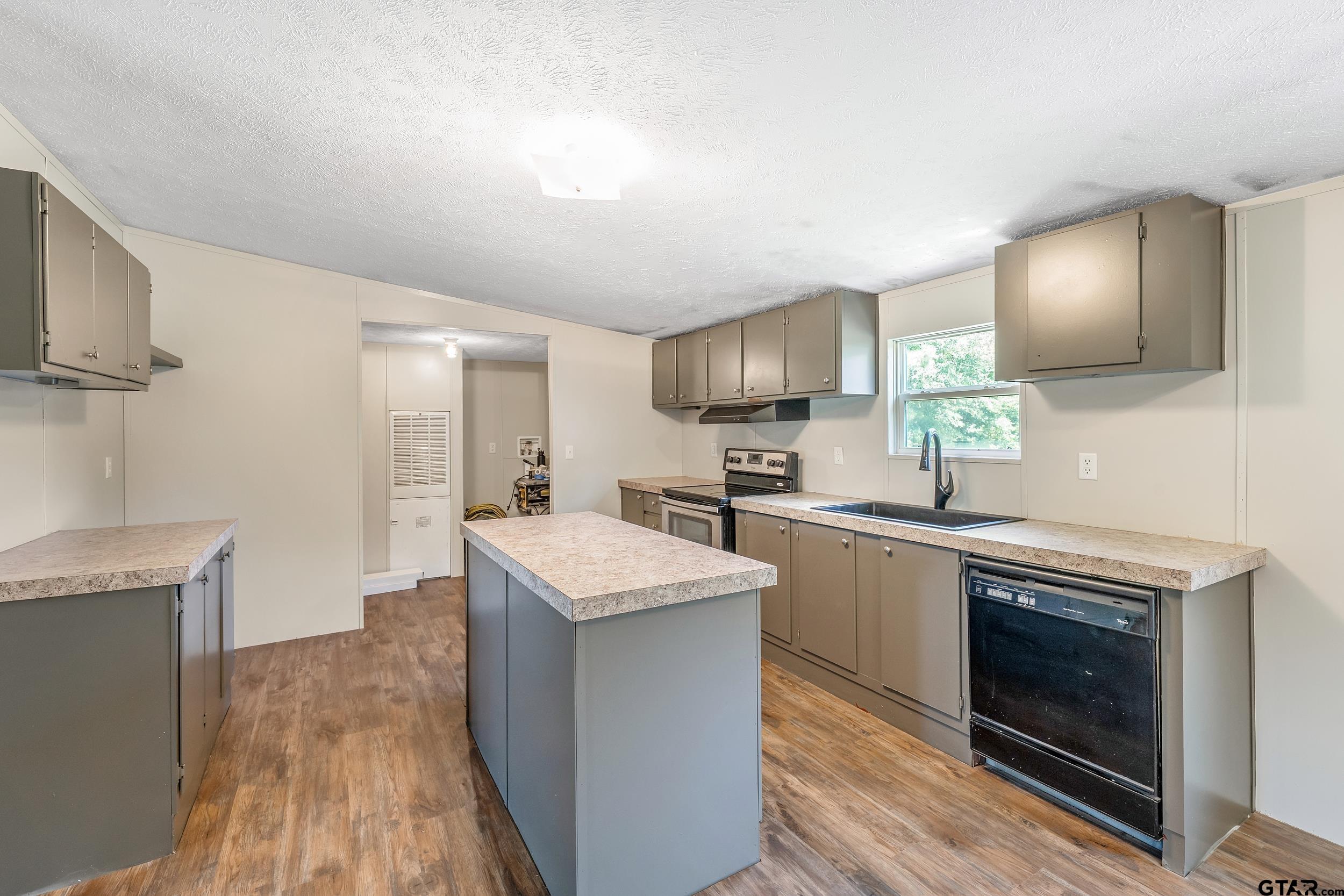 2780 Poppy Road Gilmer, TX 75644 - Photo 7 of 32