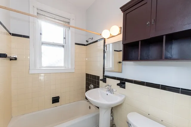 $2,500 | 30 Kilsyth Road, Unit 3, Brookline, MA 02445