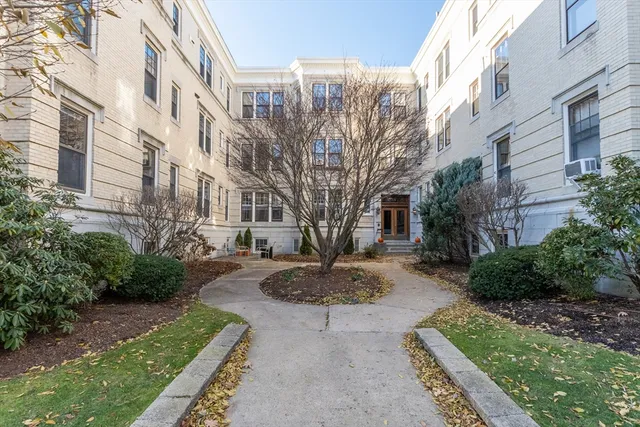 $2,500 | 30 Kilsyth Road, Unit 3, Brookline, MA 02445