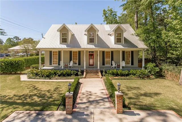 $750,000 | 105 West 13th Avenue, Covington, LA 70433